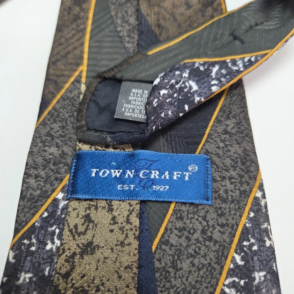 Towncraft Mens Geometric Abstract Diagonal Stripe Necktie Green Grey Navy USA‎